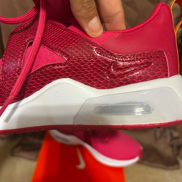 Nike Women's Air Zoom Pegasus 39 Red Running Shoes - Picture 2 of 3